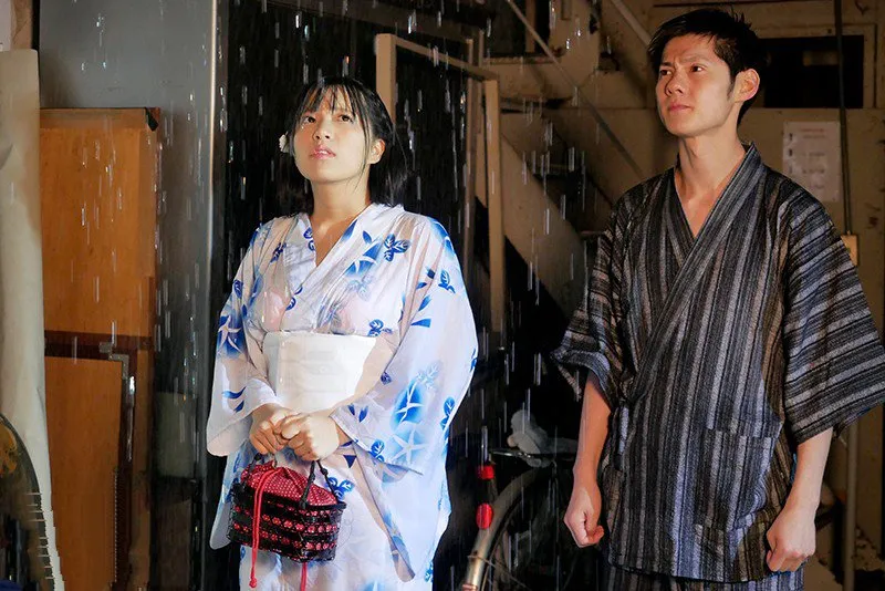 sex gia đinh,sex nhung mixi,sex việt bắn nước đi xem pháo hoa kẹt lại nhà nghỉ với cô bạn học vì một cơn mưa