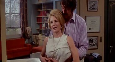 linh tây với bùi quang hiệp sex Cô gái nghiêng về những người đàn ông sex co giao trang trưởng thành cho các mối quan hệ thân mật.